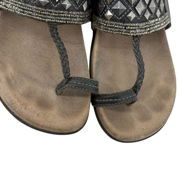 Taos Genie Black Metallic Embellished Toe Thong Sandals Womens Size 6 Comfort - Picture 4 of 11
